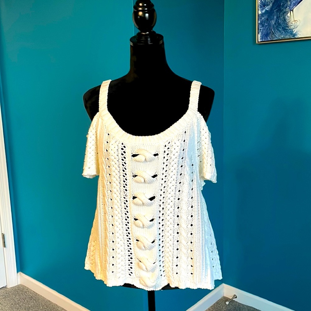 Banana Republic off white knitted cold shoulder sweater SZ M